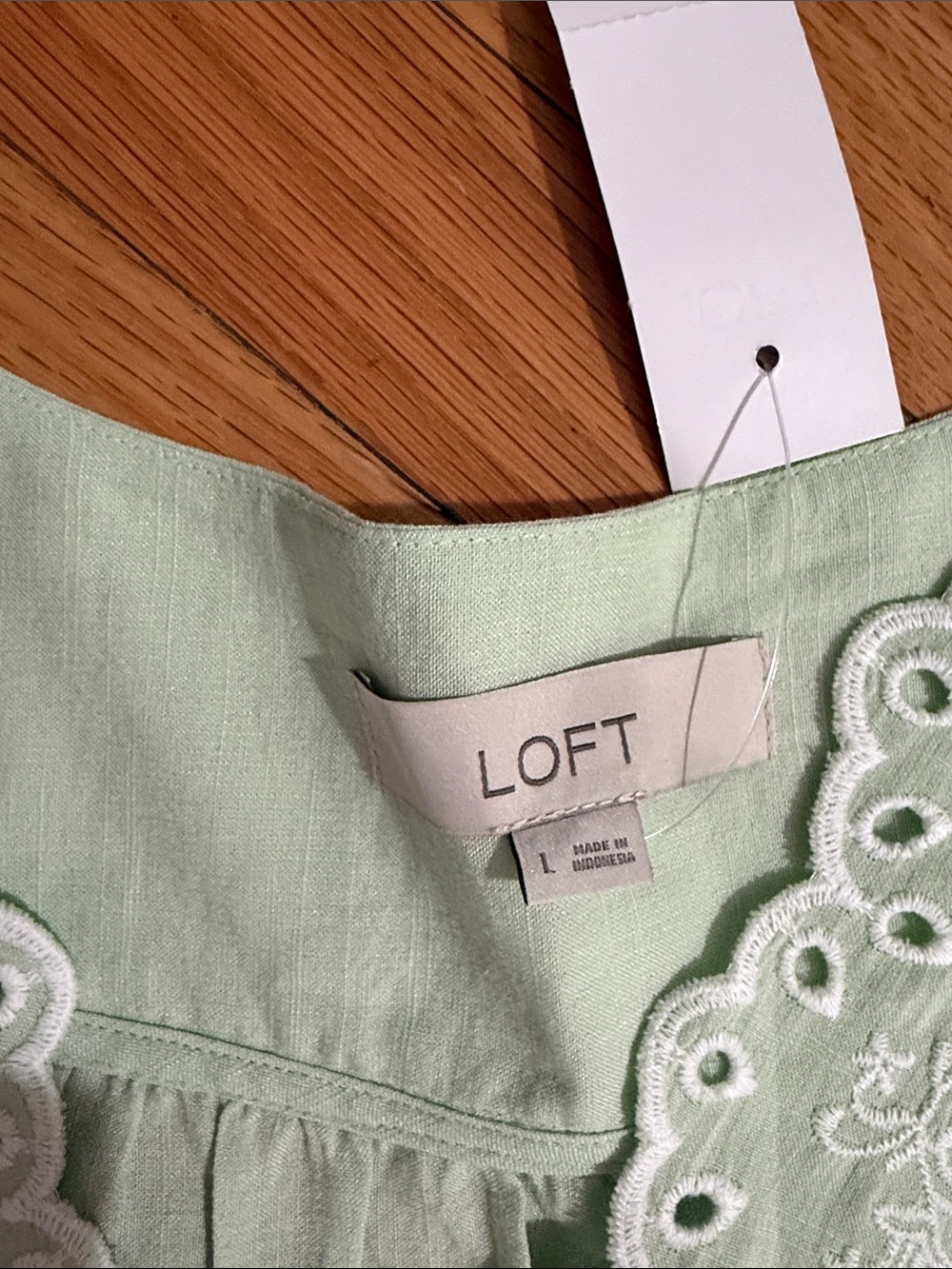 LOFT NWT❗️Mint Green Embroidered Lace-Trim Blouse - Picture 6 of 8
